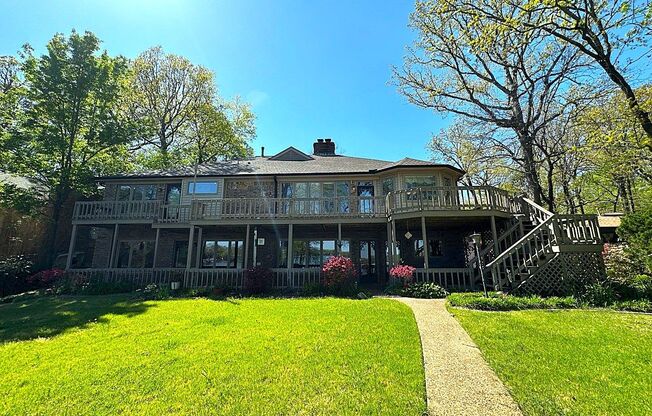 Gorgeous Home on the Lake in Lakeland!!