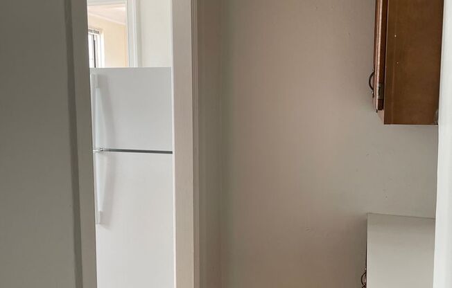 1 bed, 1 bath, 962 sqft, $1,525, Unit New King Edward  805