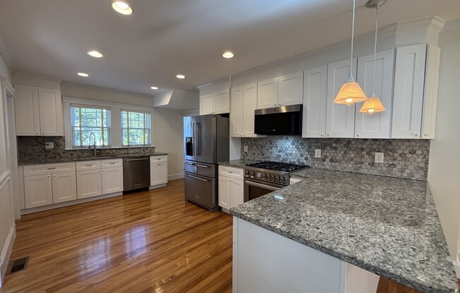 40 ANSONIA RD