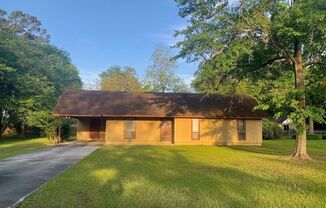 3 Bedroom/2 Bath Home located in North Lowndes