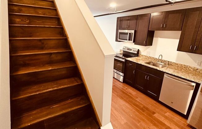 1 bed, 1 bath, 567 sqft, $1,200, Unit Unit 113B