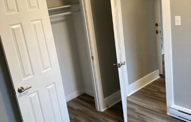 2 beds, 1 bath, 850 sqft, $1,375, Unit 1213 - 16