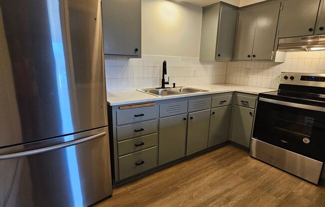 1656 1666 W 42 ST