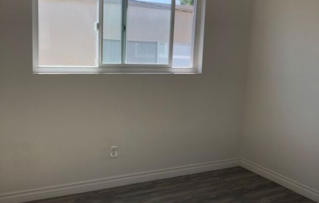 2 beds, 1 bath, 850 sqft, $2,425, Unit 4580 ½