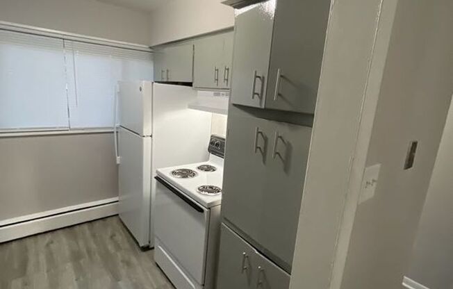 3 beds, 1.5 baths, 1,300 sqft, $1,650, Unit D15521