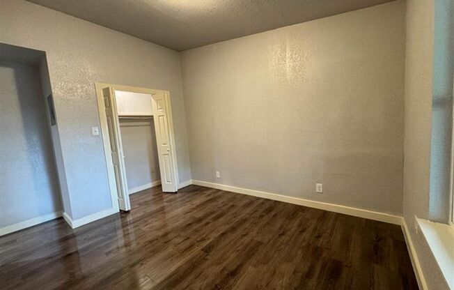 2 beds, 1 bath, 875 sqft, $1,025, Unit 4