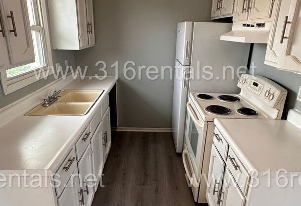 $775 - 2 bed 1 bath - Second floor Apartment in the Northwest Big River Neighborhood