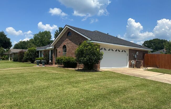 Beautiful South Bossier Home with Sunroom!