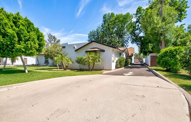 2215 W Augusta Avenue