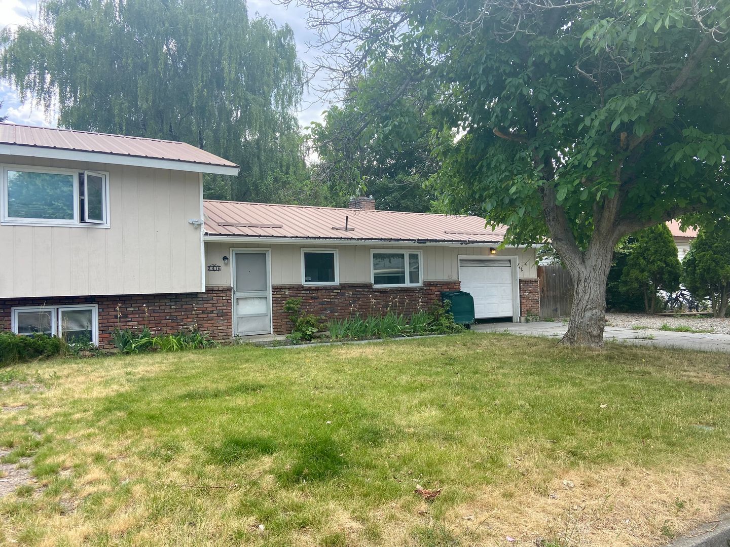 2416 - 2418 N 6th