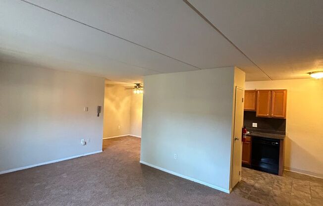 1 bed, 1 bath, 734 sqft, $1,350, Unit K05