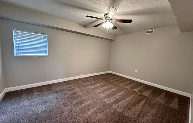 1 bed, 1 bath, 650 sqft, $1,253, Unit Sharps Ridge- 26