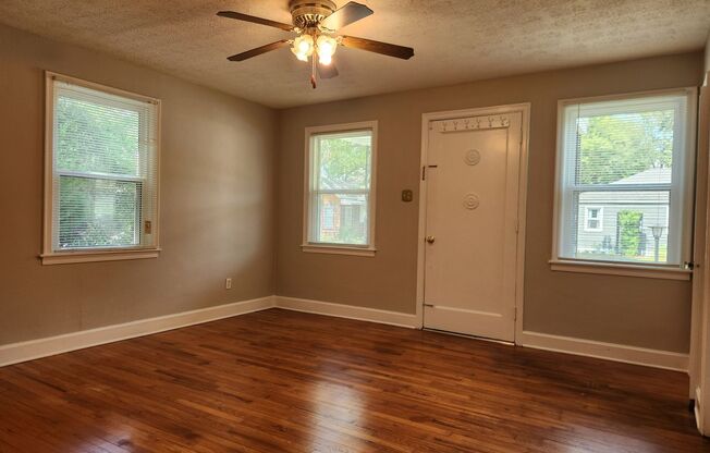 Charming 2 Bedroom 1 Bathroom home near Thunderbolt and Midtown!