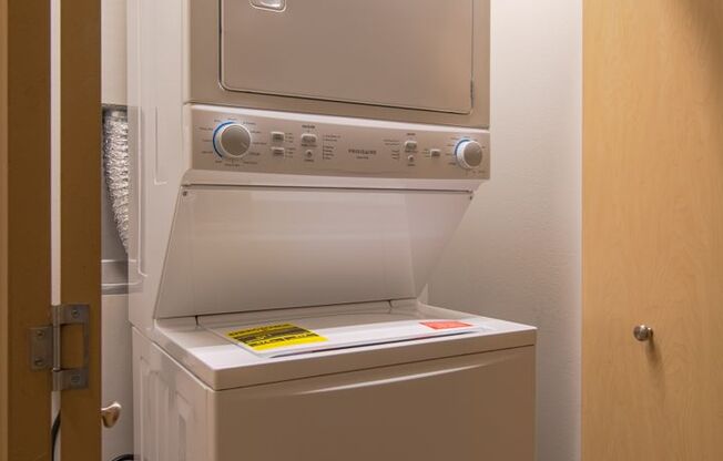 2 beds, 2 baths, 1,061 sqft, $1,505, Unit 902-314