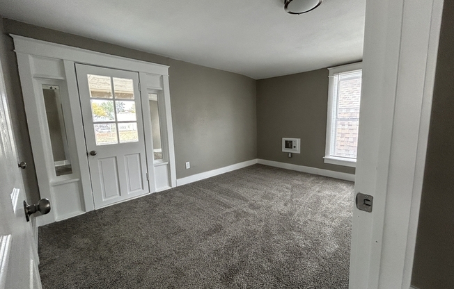 111 N DENVER AVE