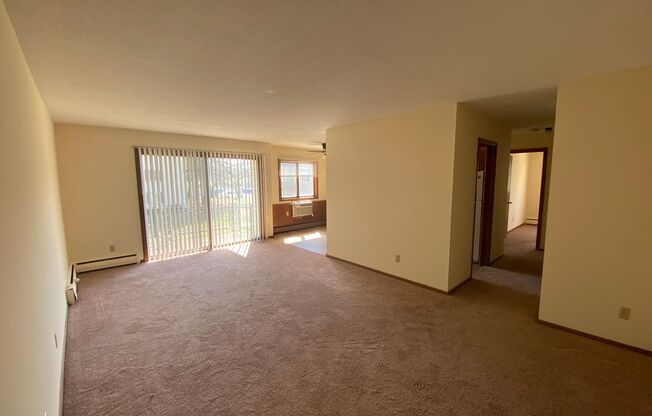 2 beds, 1 bath, 980 sqft, $1,475, Unit 7307-014