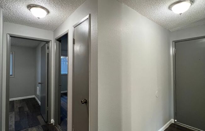 2 beds, 1 bath, 825 sqft, $1,300, Unit 306