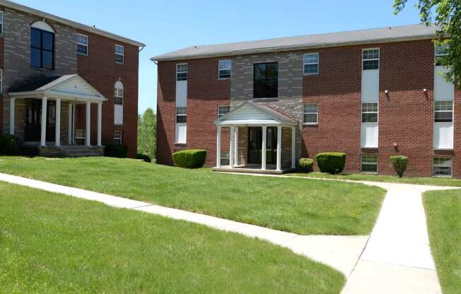 Colony Hill Apartments front exterior