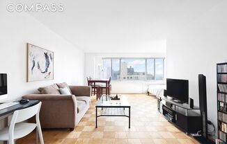 400 CENTRAL PARK W