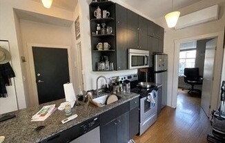 2 beds, 1 bath, $3,000, Unit 2