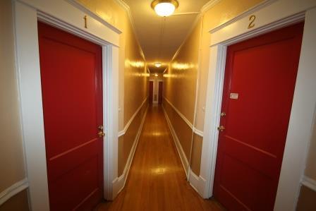 906 W Trinity