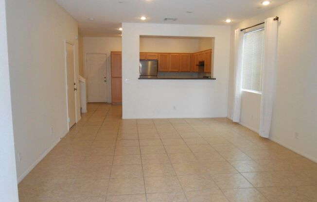 Spacious 2 Bedroom Home near Cactus and Maryland with Community Pool and Playground