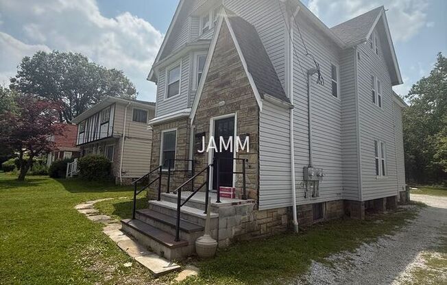 1588 S GRN RD