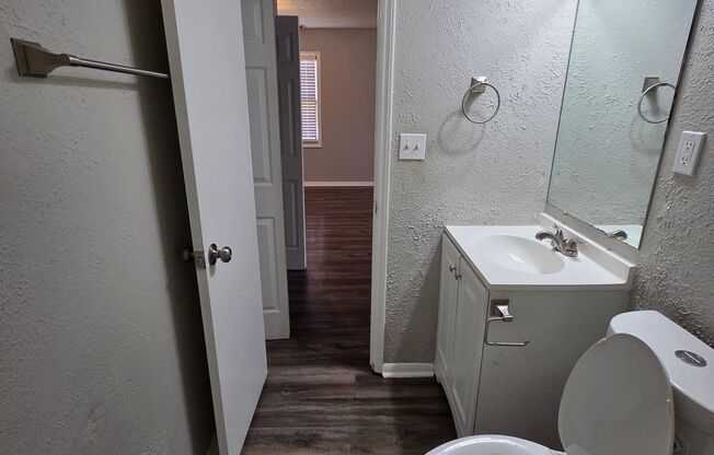 1 bed, 1 bath, 800 sqft, $800, Unit 08