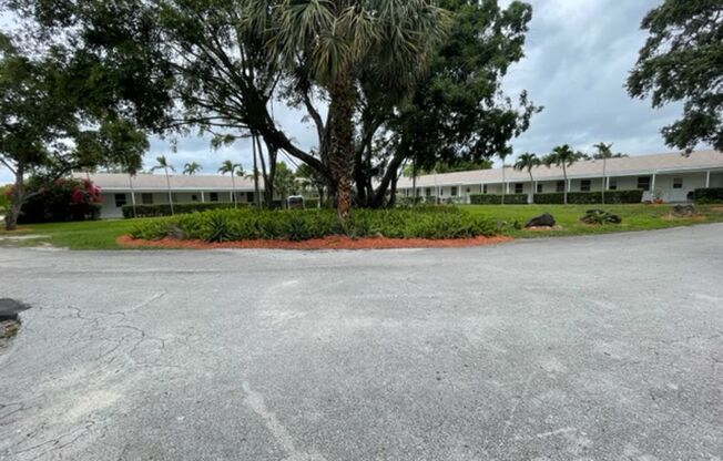 $995 Sec dep special with IN UNIT LAUNDRY in select units in EAST BOCA