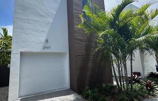 2947 SW 27 TER