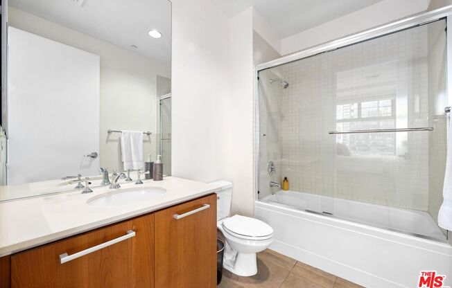 2 beds, 2 baths, 1,930 sqft, $6,000, Unit 1710