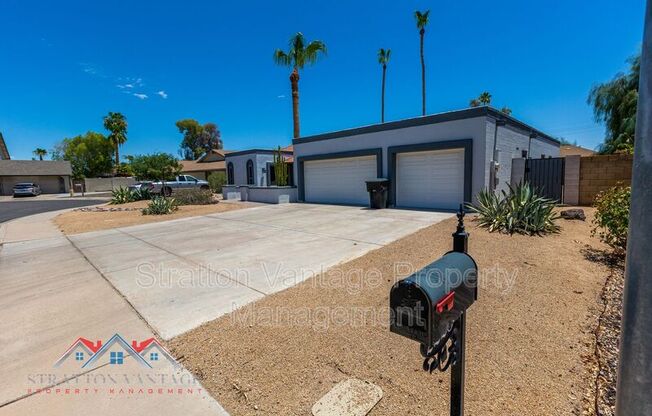 2223 W NOPAL CIR