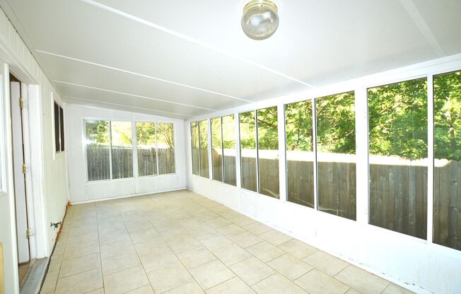 3 beds, 2.5 baths, $1,900
