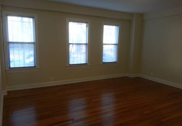 1 bed, 1 bath, 681 sqft, $2,850, Unit H110