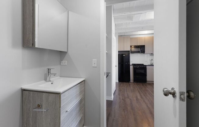 Studio, 1 bath, 172 sqft, $1,350, Unit 409