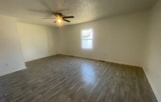 3 beds, 1 bath, $995