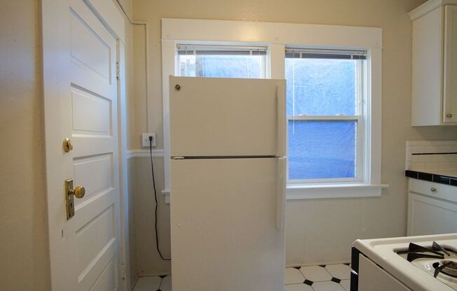 Studio, 1 bath, $1,125, Unit 06