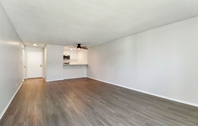 1 bed, 1 bath, 700 sqft, $2,098, Unit 4240.203