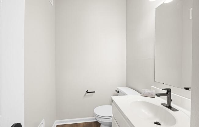 1 bed, 1.5 baths, 925 sqft, $1,405