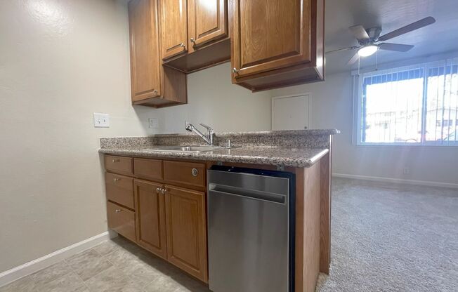 1 bed, 1 bath, $1,645, Unit 30