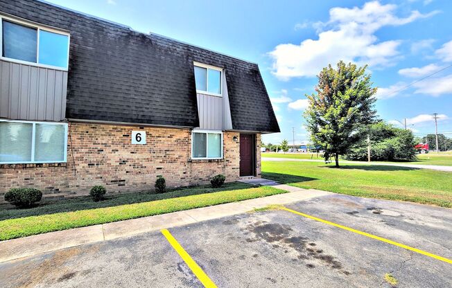 2 beds, 1.5 baths, 1,044 sqft, $950, Unit 6A