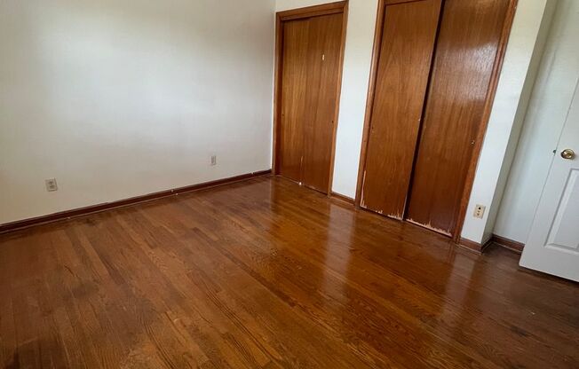 2 beds, 1 bath, 903 sqft, $1,250, Unit B-8