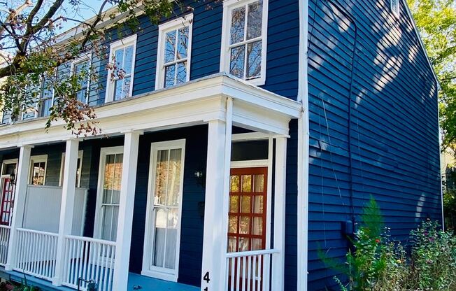 Beautifully Renovated 2bdrm/1.5bth Row House Located in Historic Church Hill!!