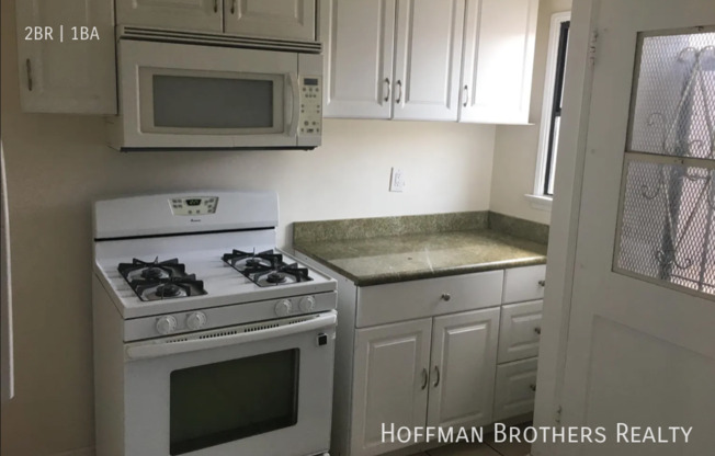 2 beds, 1 bath, $2,895