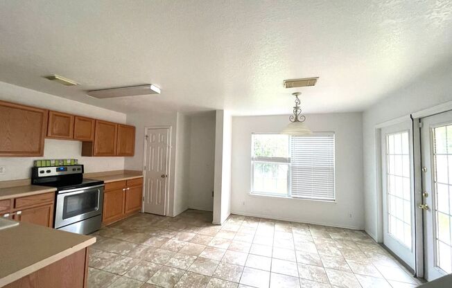 3 Bedroom 2.5 Bath Rental in Cedar Grove!