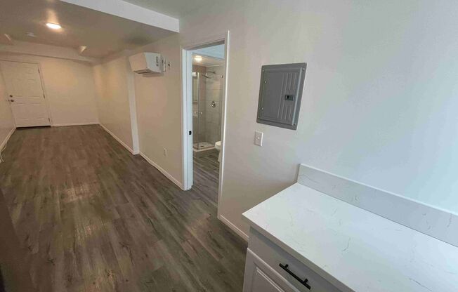 1 bed, 1 bath, 420 sqft, $1,995, Unit 10