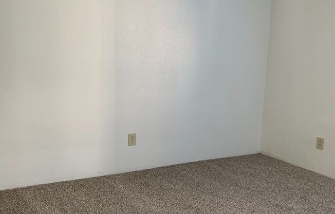 2 beds, 2 baths, 1,003 sqft, $1,050, Unit 2703