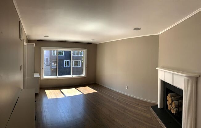 2 beds, 1 bath, 1,000 sqft, $3,795