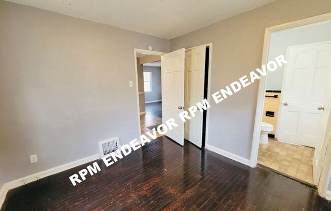 2 beds, 1 bath, $1,375