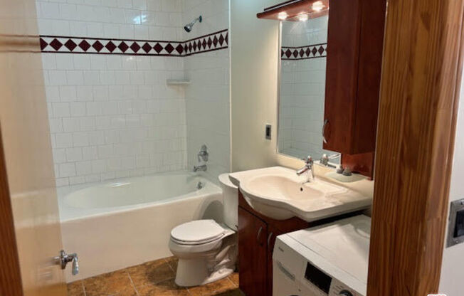 1 bed, 1 bath, 660 sqft, $2,200, Unit 313